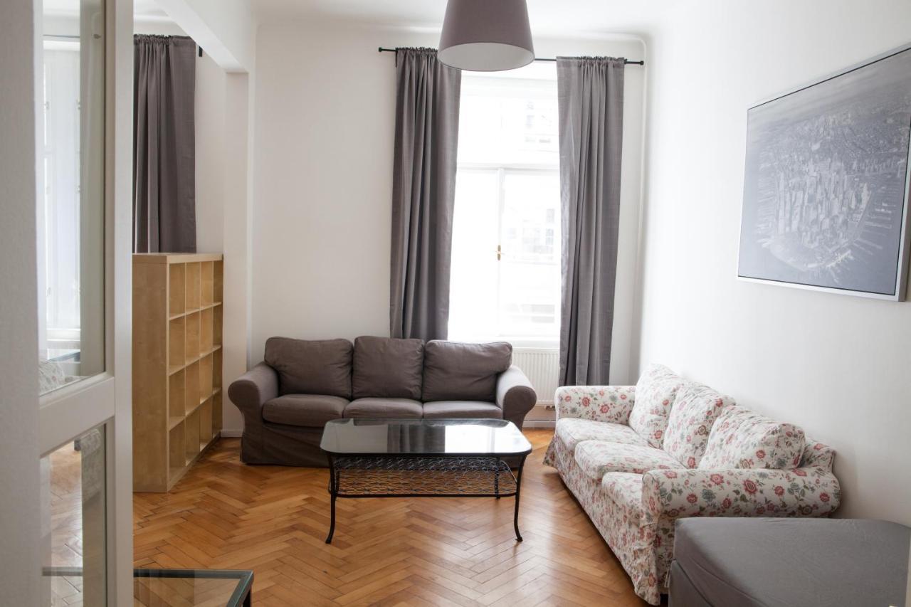 2B Pechackova Family Apartment With Balcony By The River 布拉格 外观 照片